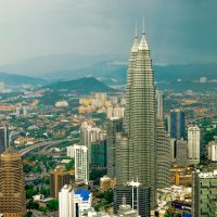 Bücher | Curry-Competition | Nr. 114 Tag 28: Die Petronas Towers, der Fernsehturm und »Berhati-hati!«