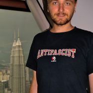 Curry-Competition | Tag 28: Die Petronas Towers, der Fernsehturm und »Berhati-hati!« | Nr. 77 2010 03 23 14.59.49