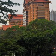 Curry-Competition | Tag 28: Die Petronas Towers, der Fernsehturm und »Berhati-hati!« | Nr. 89 2010 03 23 17.51.28