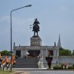 200 Meter entfernt: das Monument von Naresuan dem Großen