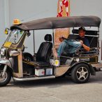 Curry-Competition | Tag 40: »The laaaaaady rentssss the roooooom to youuuu.« | Nr. 8 2010 04 08 10.25.58