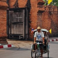 Curry-Competition | Tag 40: »The laaaaaady rentssss the roooooom to youuuu.« | Nr. 15 Tapae Gate