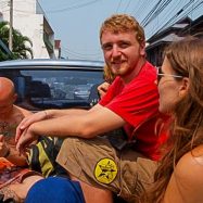 Curry-Competition | Tag 46: Doi Suthep und das belgische Koma | Nr. 7 Loïc, ich & Bekki (Foto: © Arek)