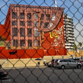 Serendipity – Teil 2 | Tag 61: Walk of Fame: Die Geschichte des Hollywood Boulevard | Nr. 7 The Redbury<br> Hotel an der Ecke Hollywood & Vine